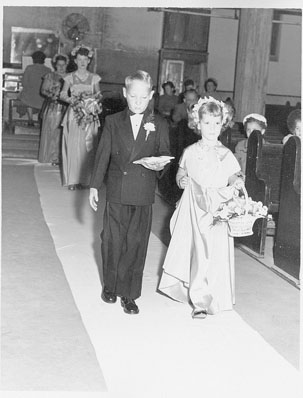 Mary Davis, Marion Berkholz, Ted Banach, Arlene Lyons in wedding